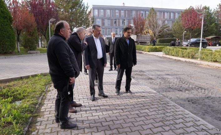 Rektör Kırışık, kampüs ve öğrenci ihtiyaçlarını yerinde gözlemledi