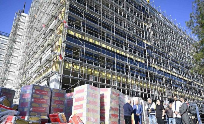 Rektör Savaş, diş hastanesi inşaatını yerinde inceledi