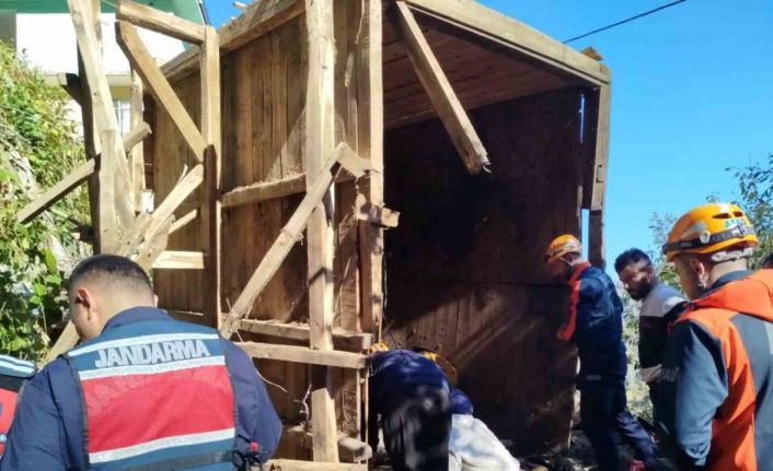 Rize’de ahşap yapı çöktü: 1 ölü, 2 yaralı