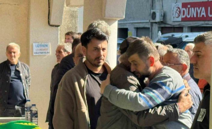 Rize’de kamyonetin çarptığı paramedik son yolculuğuna uğurlandı