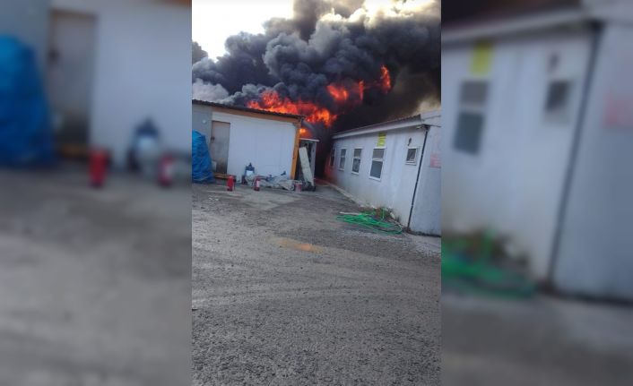 Rize’de şantiyede yangın