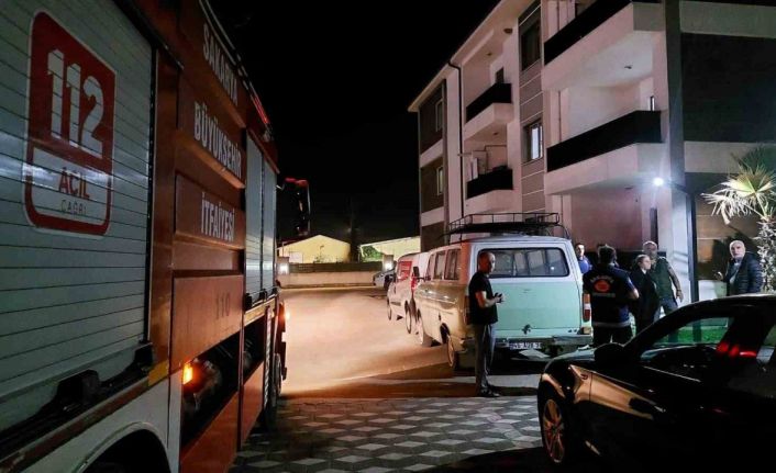 Sakarya’da 4 yaşındaki çocuk evde kilitli kaldı, itfaiye balkondan girdi