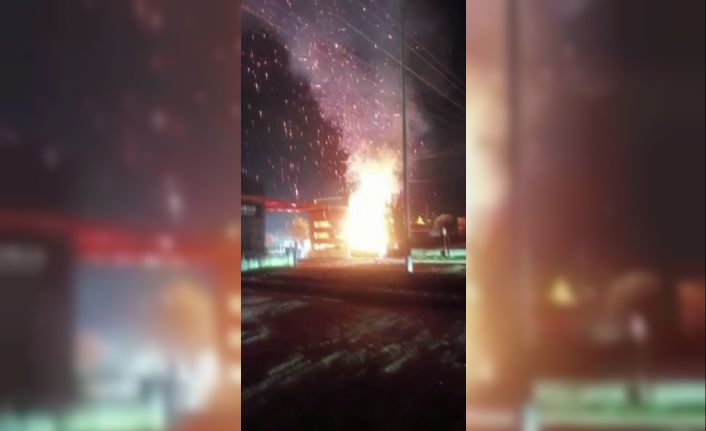 Sakarya’da OSB girişinde korkutan yangın