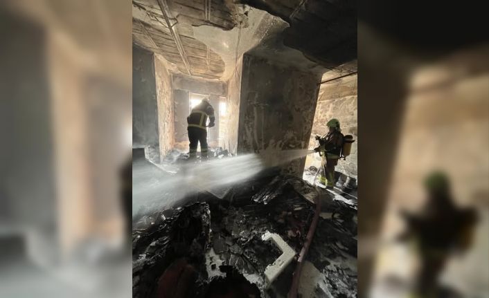 Samandağ’da depo yangını