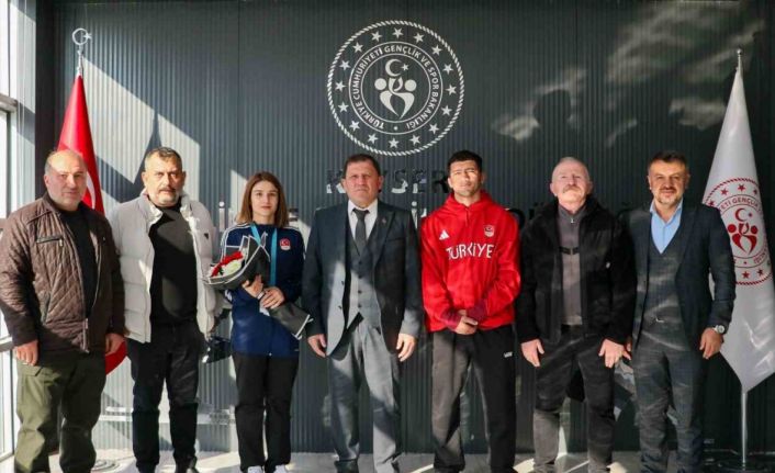 Şampiyonlara coşkulu karşılama