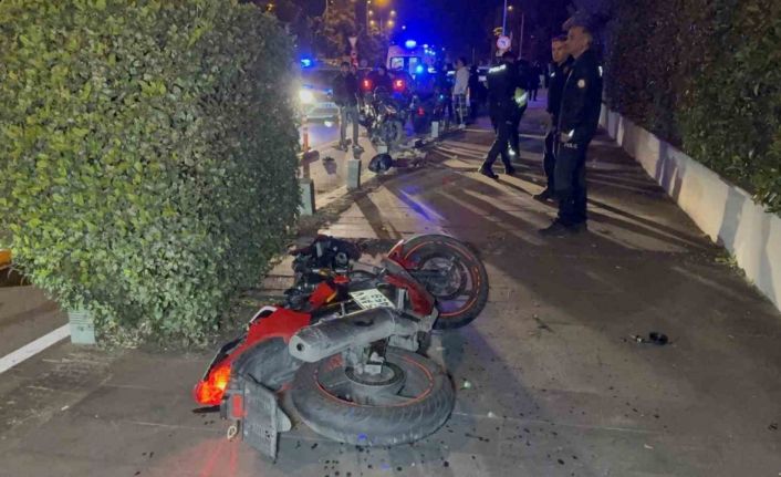 Samsun’da motosiklet yayaya çarptı: 3 kişi ağır yaralandı