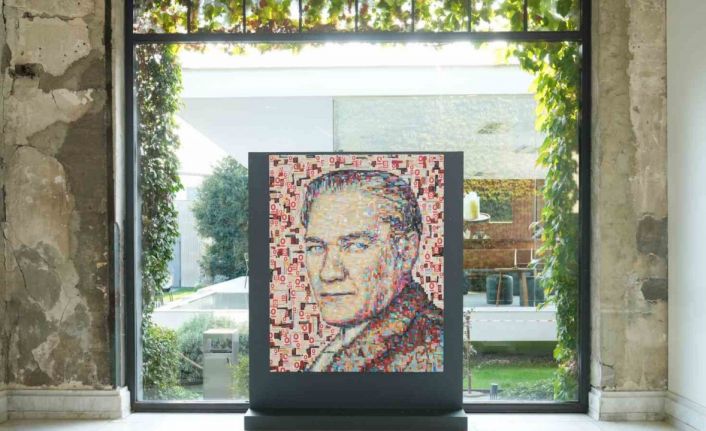 Sanatçı Deniz Sağdıç’tan Espressolab malzemeleriyle ileri dönüşüm Atatürk portresi