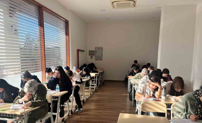 Sancaktepe Belediyesi’nden gençlere gerçeğini aratmayan TYT deneme sınavı