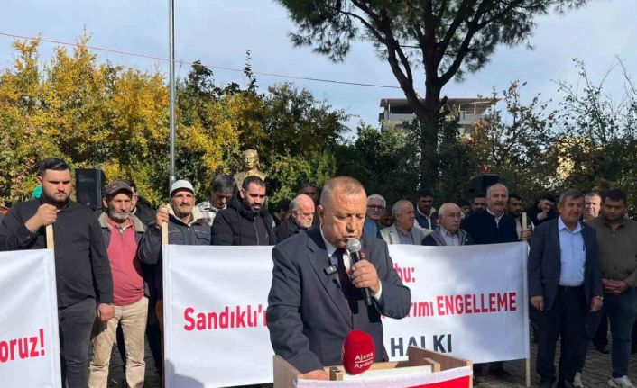 Sandıklı Mahallesi sakinlerinden CHP’li Meclis Üyelerine tepki