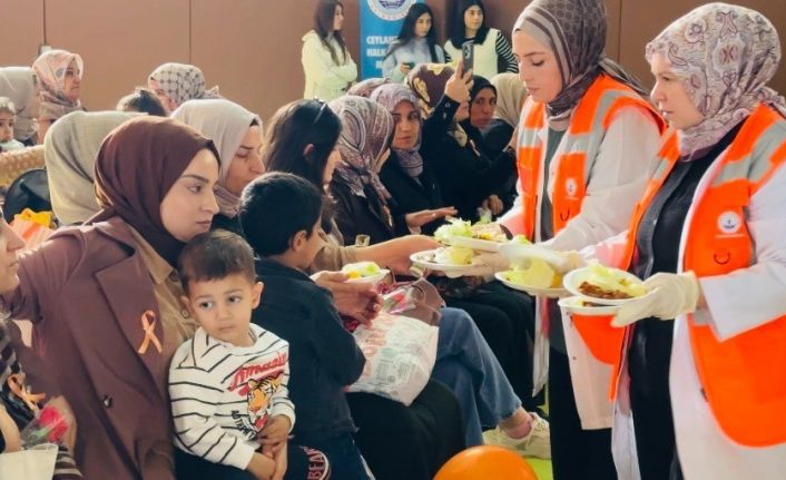 Şanlıurfa’da çiğköfteli ve halaylı ’Kadına şiddete hayır’ etkinliği