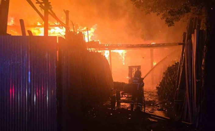 Şanlıurfa’da iş yerinde korkutan yangın