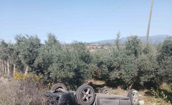 Şarampole yuvarlanan otomobildeki anne ve 5 yaşındaki çocuğu yaralandı