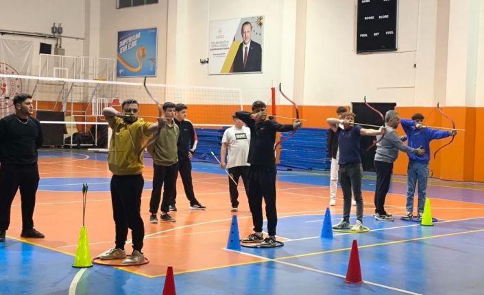 Sarıgöl’de geleneksel Türk okçuluğuna büyük ilgi