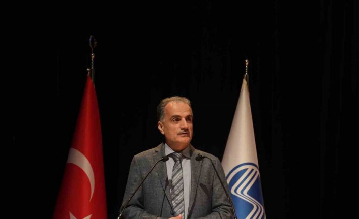 SAÜ, bilimsel başarının rotasını çizen isimleri ödüllendirdi