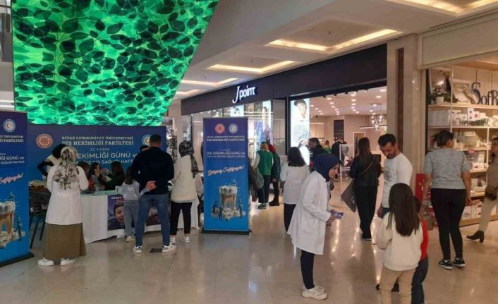 SCÜ öğrencileri dolayısıyla doğru diş fırçalama tekniklerini anlattı