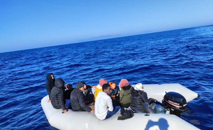 Seferihisar açıklarında 32 göçmen kurtarıldı