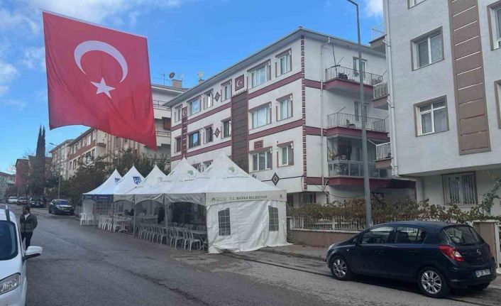 Şehit Cem Dolapci’nın evinin önüne taziye çadırı kuruldu