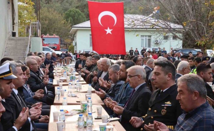 Şehit Deniz Teğmen Öz için mevlit okutuldu