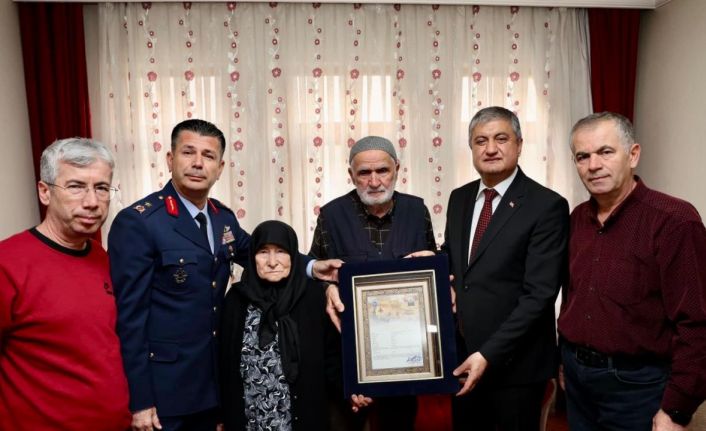 Şehit Özcan’ın ailesine şehadet belgesi teslim edildi