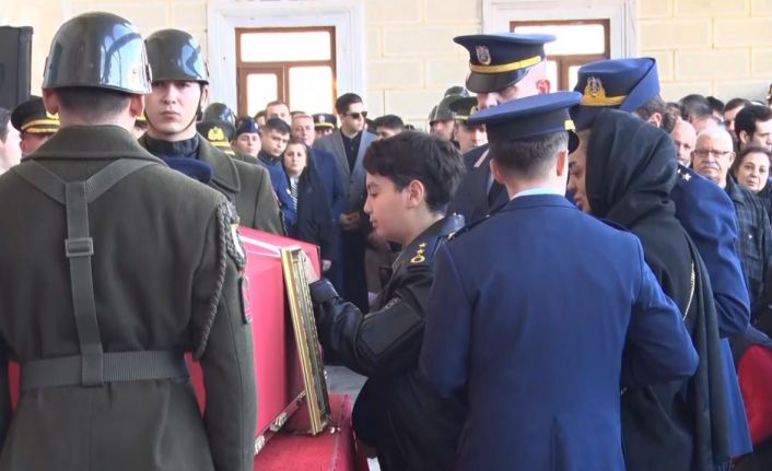 Şehit Pilot Yarbay Gökhan Korkmaz’ın İstanbul’da son yolculuğuna uğurlandı
