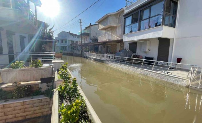 Selin etkilediği Foça’nın sokakları Venedik’e döndü