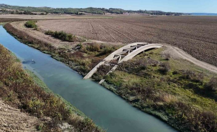 Seyhan Baraj Gölü kurudu, Alman Köprüsü ortaya çıktı