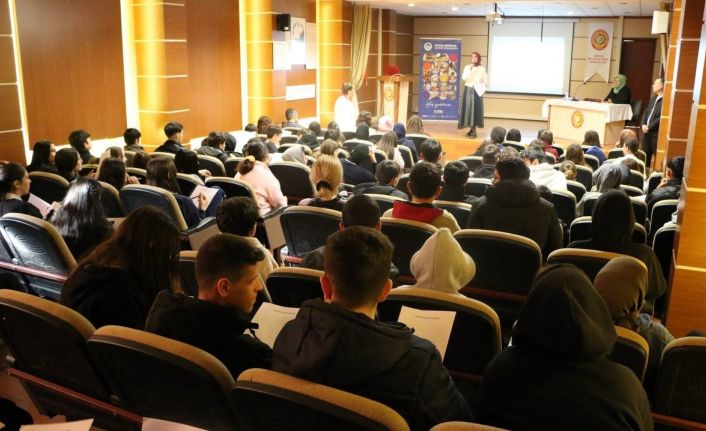 SGM’de düzenlenen teknoloji semineri öğrencilerin geleceğine ışık tutacak