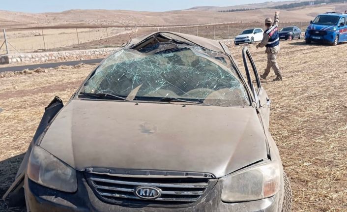 Siirt’te otomobil takla attı, camdan fırlayan çocuk hayatını kaybetti