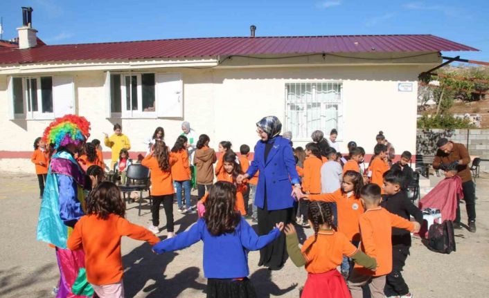 Silvan’da çocukların saç bakımları yapıldı
