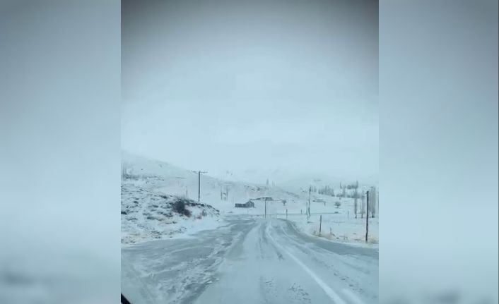 Sincik-Malatya yolunda kar yağışı etkili oluyor