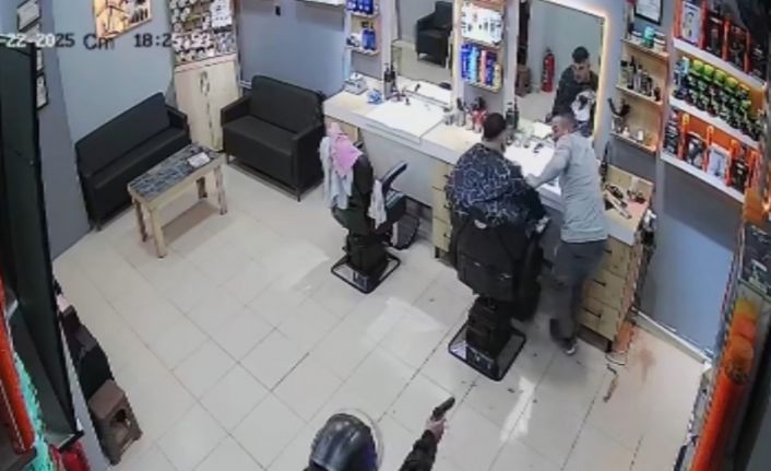 Sinop’ta berber dükkanına silahlı saldırı: O anlar kamerada
