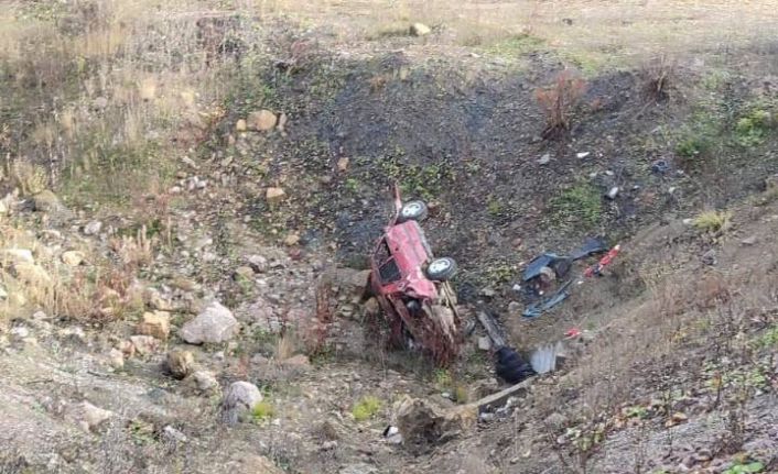 Sinop’ta kontrolden çıkan otomobil uçuruma yuvarlandı: 1 ölü