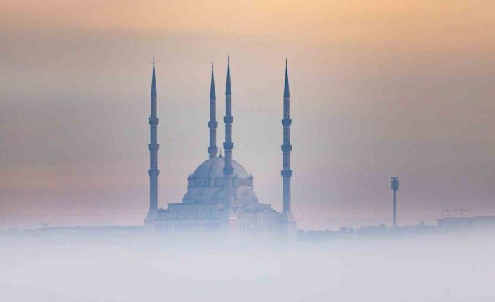 Sis denizinde kaybolan Diyarbakır’da, minareler görsel şölen sundu