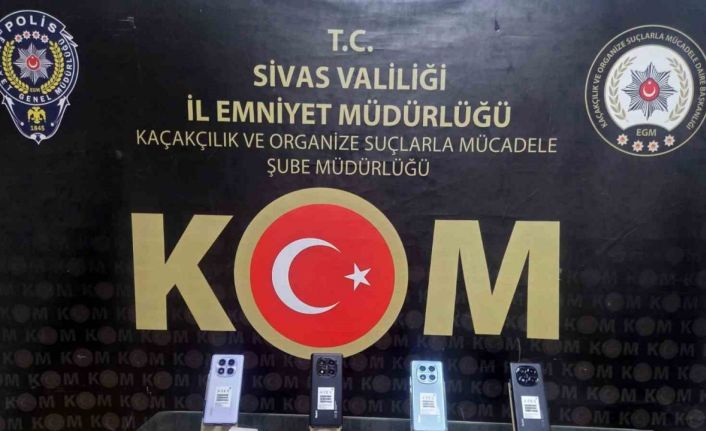 Sivas’ta kaçak tütün ve cep telefonu operasyonu: 5 gözaltı