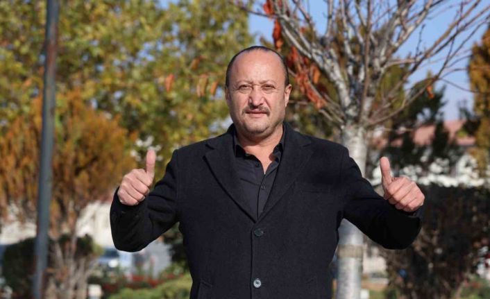 Sivas’ta karlı havada 13 derecelik suya girdi