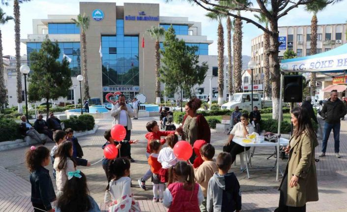 Söke’de Belediye Meydanı renkli görüntülere sahne oldu