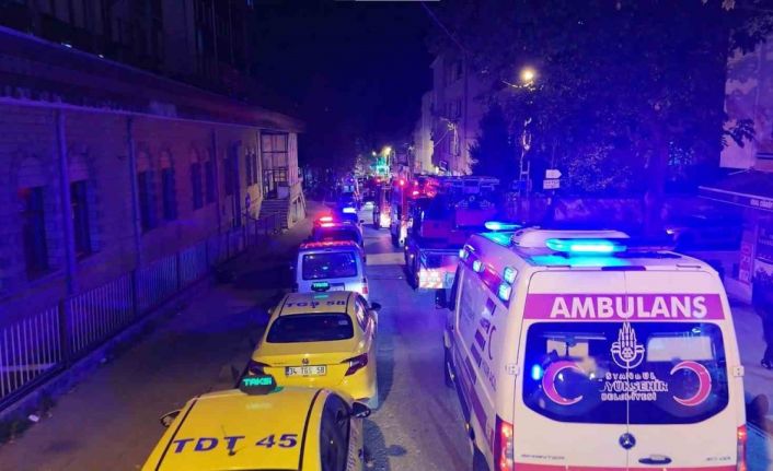 Sultanbeyli’de ahşap ev küle döndü