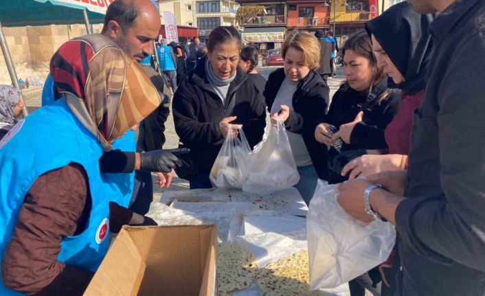 Sultandağı’nda Gazze yararına hayır çarşısı kuruldu