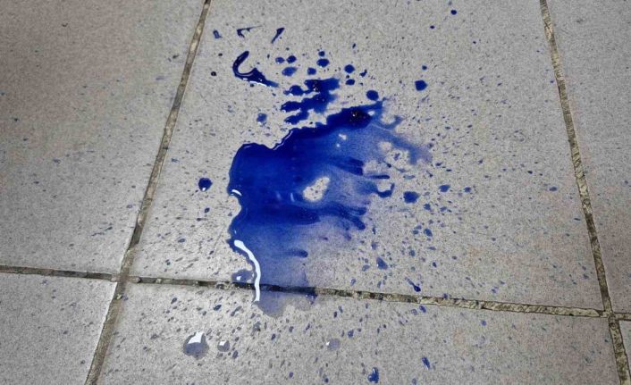 Sultangazi’de pamuk şeker aldı, gıda boyası çıktı: 5 yaşındaki çocuk ağzı köpürerek hastalandı