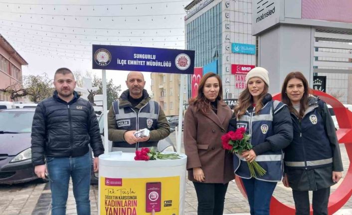 Sungurlu polisi kadınlara ‘KADES’i anlattı