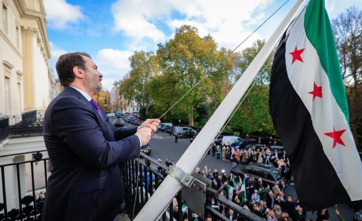 Suriye’nin Londra Büyükelçiliği 13 yıl sonra yeniden açıldı