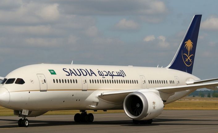 Suudi Arabistan uçağına yapılan bomba ihbarı paniğe neden oldu