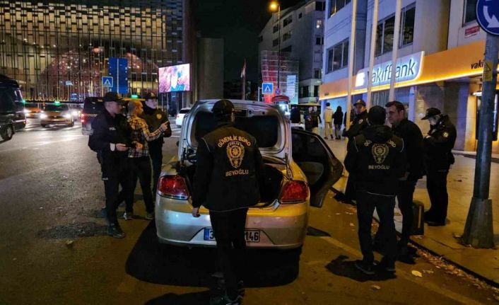 Taksim’deki huzur uygulamasında alkollü sürücünün ehliyetine el konuldu