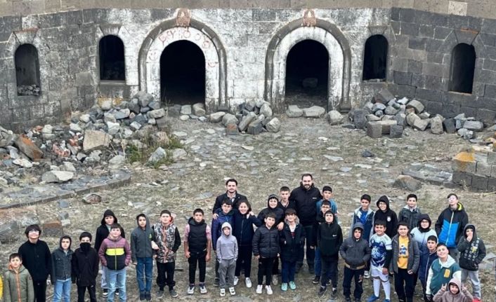 Tarihin izinde ecdada vefa