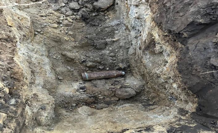 Tarlada bulunan top mermisi imha edildi