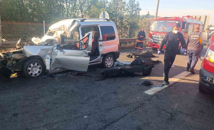 Tarsus’ta trafik kazası: 3 ölü, 3 yaralı