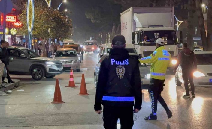 Tatvan’da Şok Uygulama: 953 Kişi ve 292 Araç Denetlendi