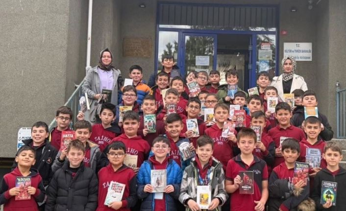 Tavşanlı Anadolu İmam Hatip Ortaokulu öğrencileri kitaplarla buluştu
