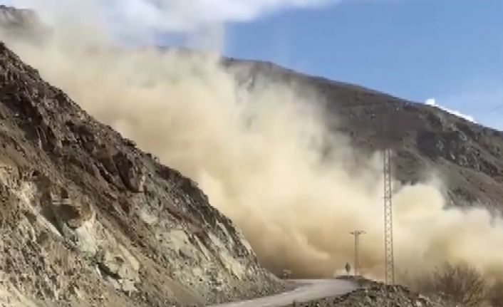 Tehlike oluşturan kayalar dinamit ile temizlendi