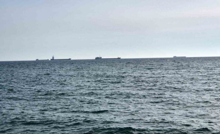 Tekirdağ’da lodos fırtınası balıkçıları limana döndürdü